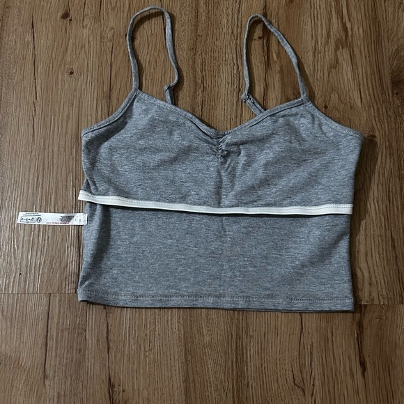Urban Outfitters Gray Crop Top - Picture 2 of 3
